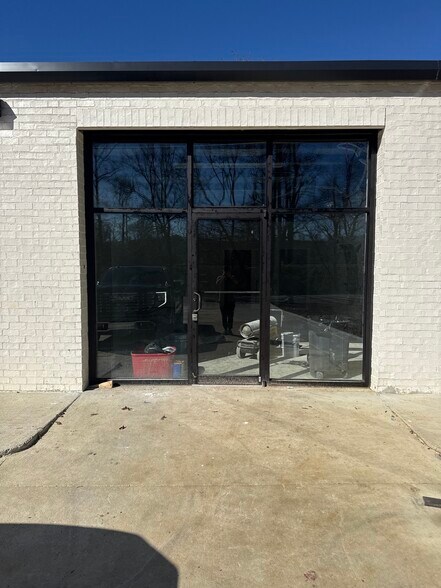 More Photos Of 8004 Glendale Farms Rd, Trussville General Retail For Lease