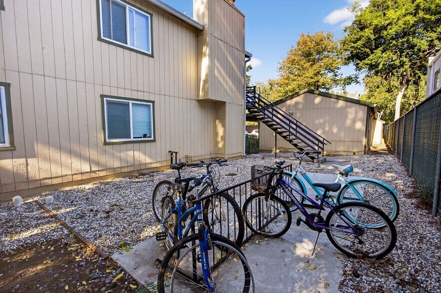 More Photos Of 703 W 2nd Ave, Chico Apartments For Sale