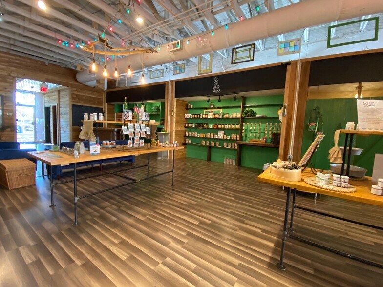 More Photos Of 221 W Hickory St, Denton Storefront For Lease