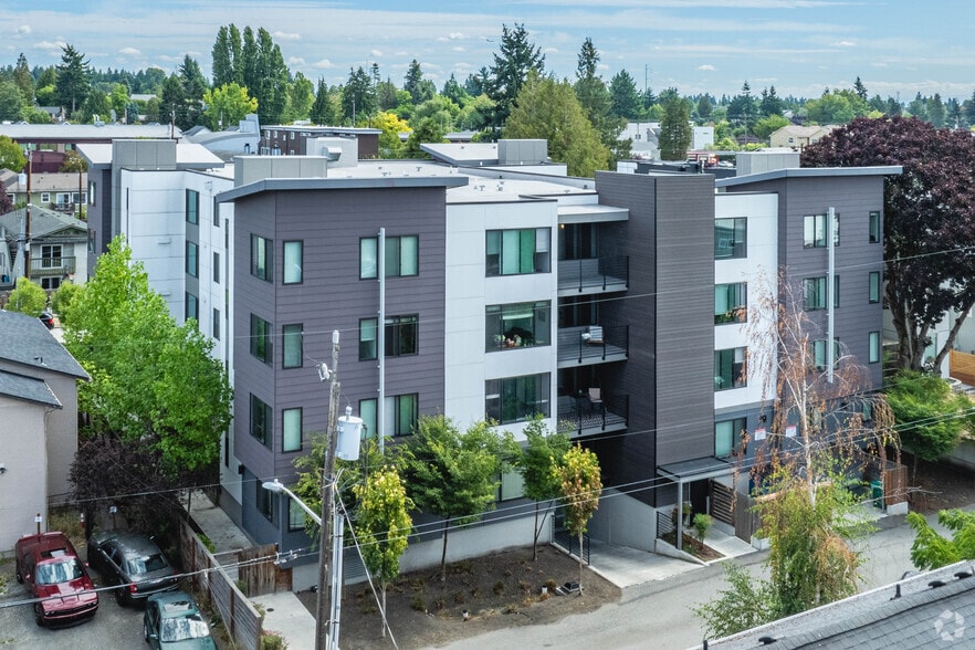 More Photos Of 9021 17th Ave SW, Seattle Apartments For Sale