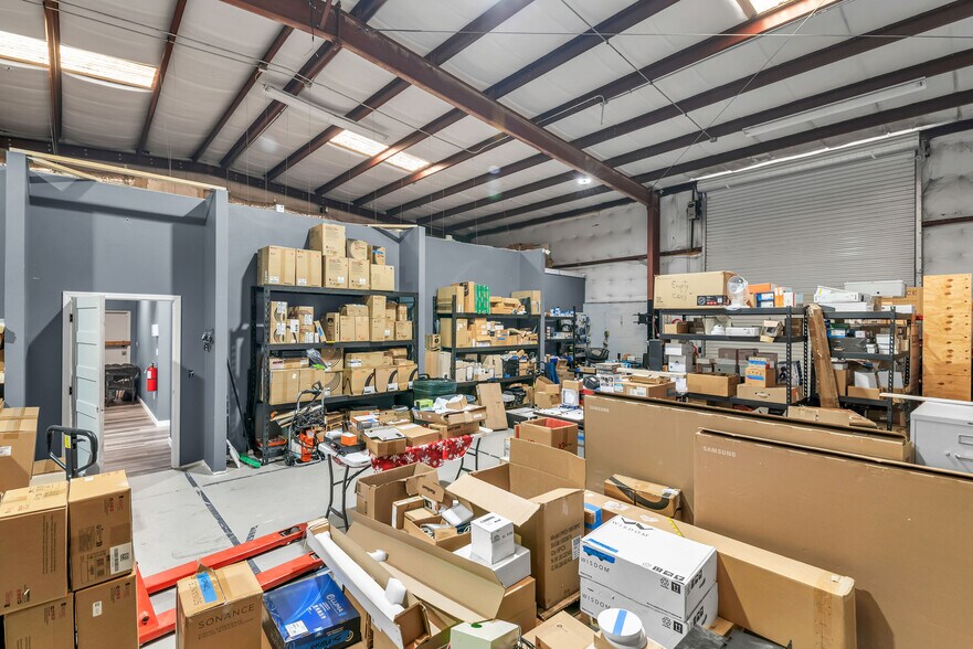 More Photos Of 333 Gordon St, Sanford Light Manufacturing For Sale