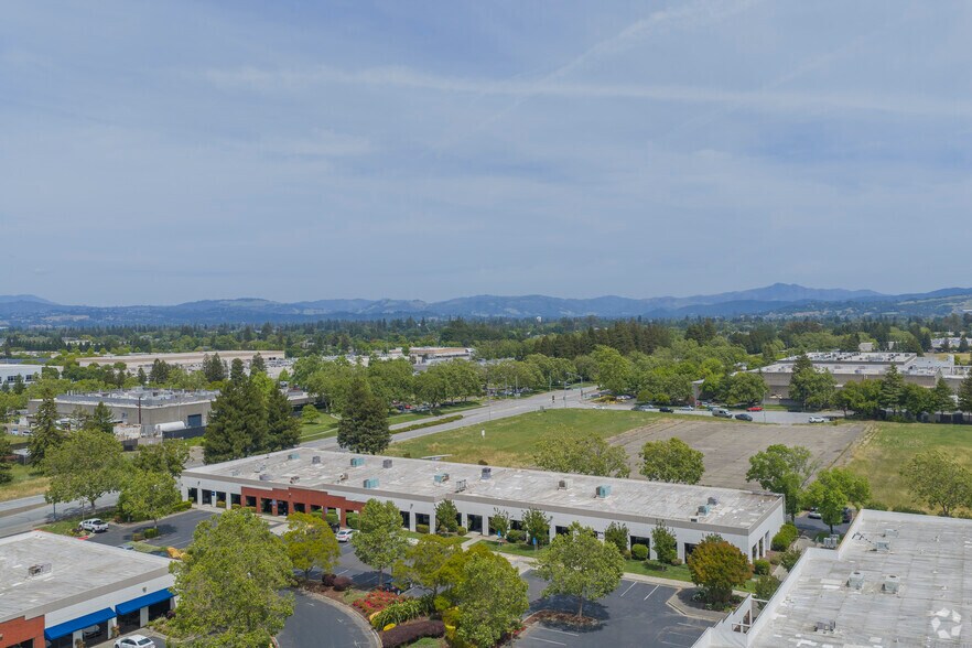 More Photos Of 2160-2180 Northpoint Pky, Santa Rosa Flex For Lease