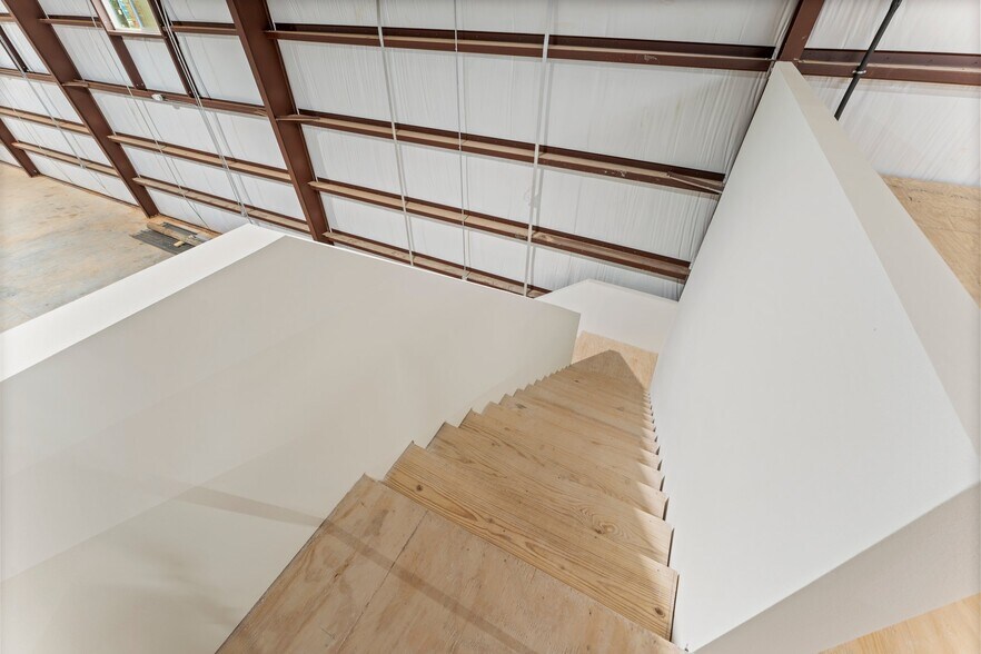 More Photos Of 810 Honea Egypt Rd., Magnolia Flex For Sale