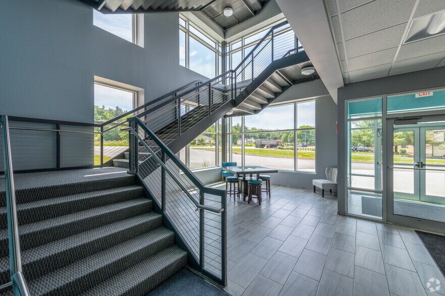 More Photos Of 198 Charlton Rd, Sturbridge Medical For Lease