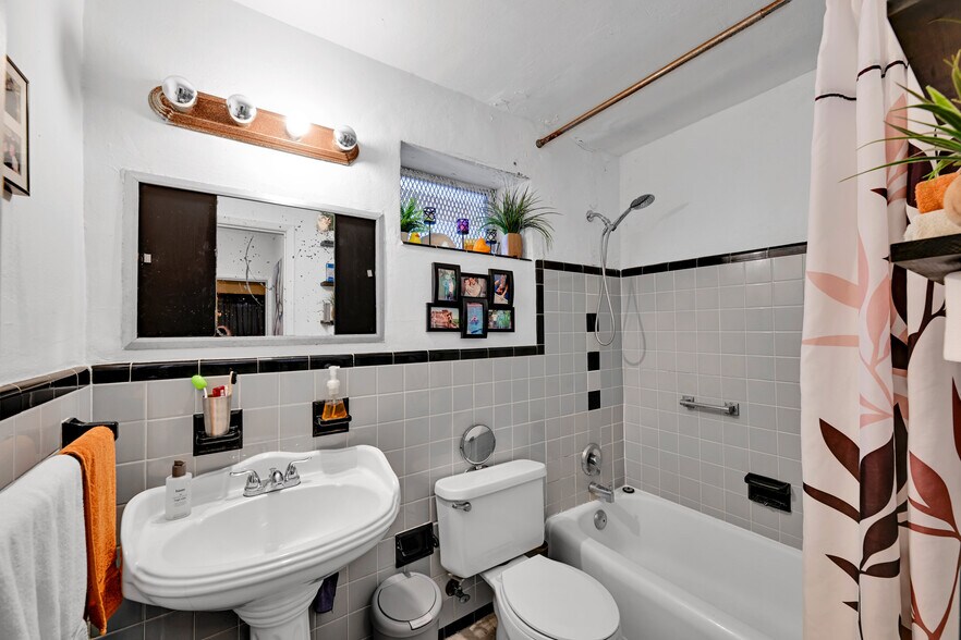 More Photos Of 1240 14th St, Miami Beach Apartments For Sale