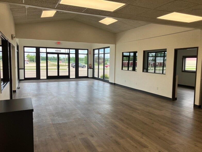More Photos Of 1010 251 Hwy, Rochelle Office For Sale