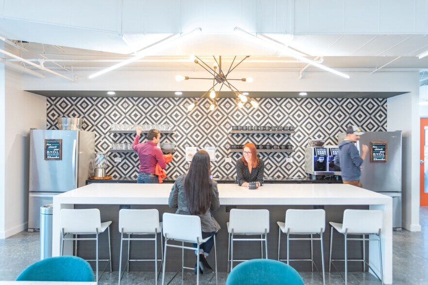 More Photos Of 333 3rd Ave N, Saint Petersburg Coworking Space