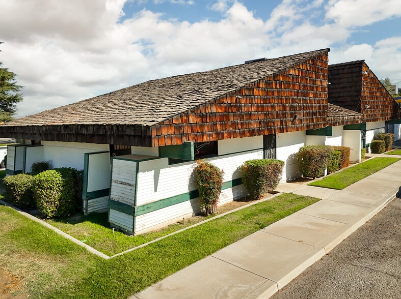 More Photos Of 931 26th St, Bakersfield Movie Radio TVStudio For Sale