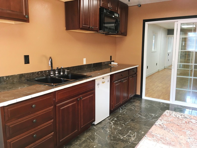 More Photos Of 7522-7524 Walnut Dr, Citrus Heights Freestanding For Sale