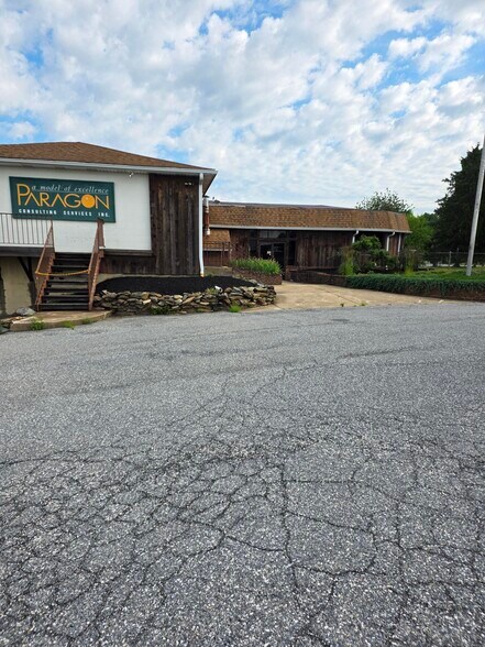 Primary Photo Of 3488 Board Rd, York Office For Sale