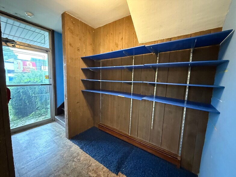 More Photos Of 142 Highland St, Worcester Storefront Retail Residential For Lease