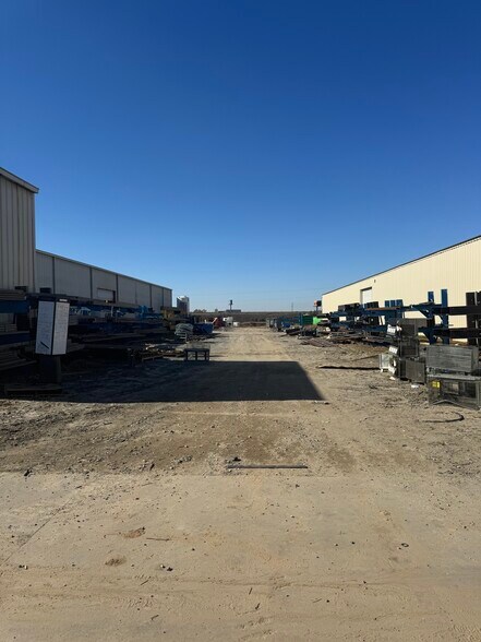 More Photos Of 502 Midway Rd, Cordele Showroom For Lease