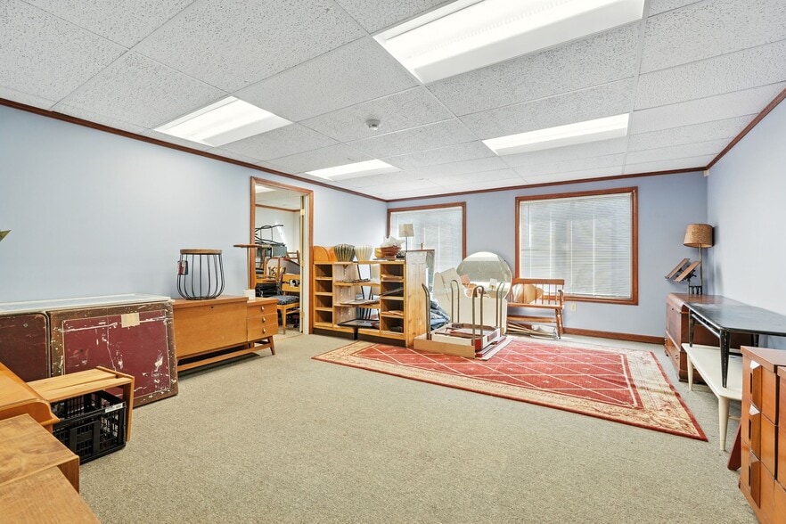 More Photos Of 185 West Ave, Ludlow Medical For Sale