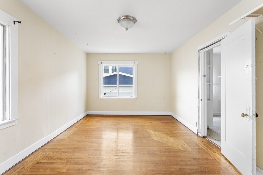 More Photos Of 3031 Chestnut St, Oakland Multifamily For Sale