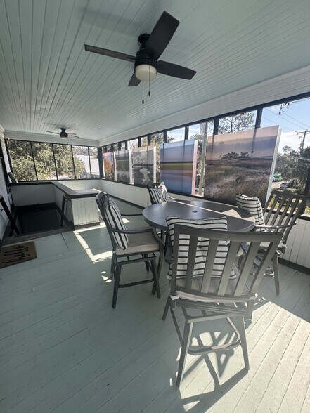 More Photos Of 20 Calhoun St, Bluffton Storefront Retail Residential For Lease
