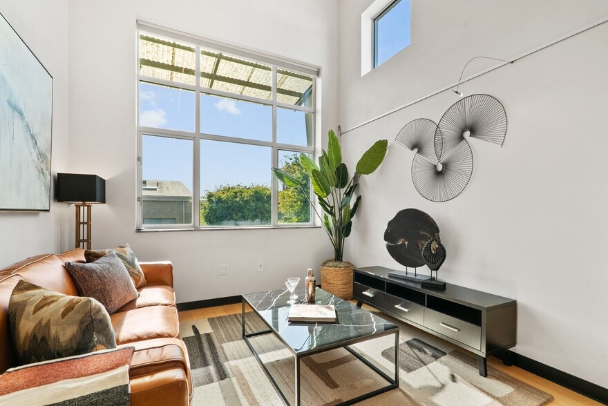 More Photos Of 108 High Rd, Santa Cruz Flex For Sale