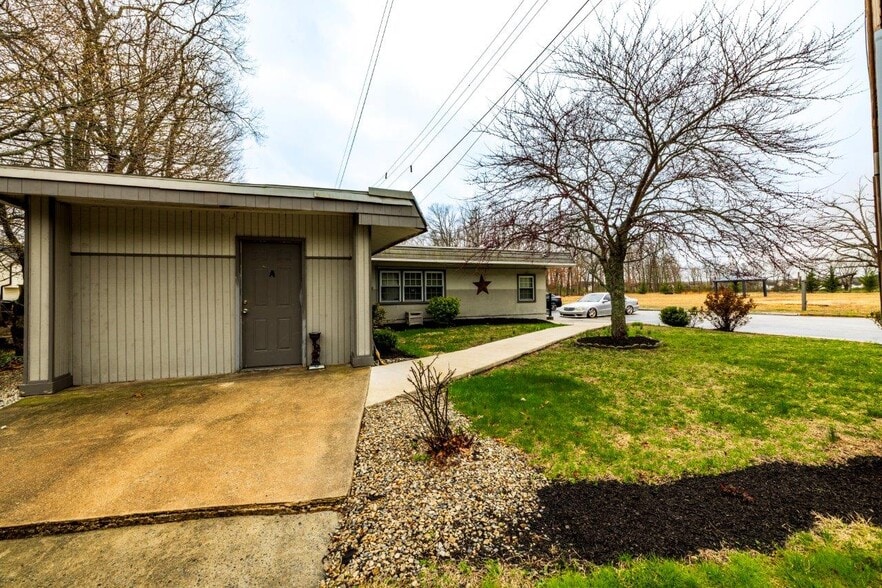 More Photos Of 899 Corkery Ln, Williamstown Hotel For Sale