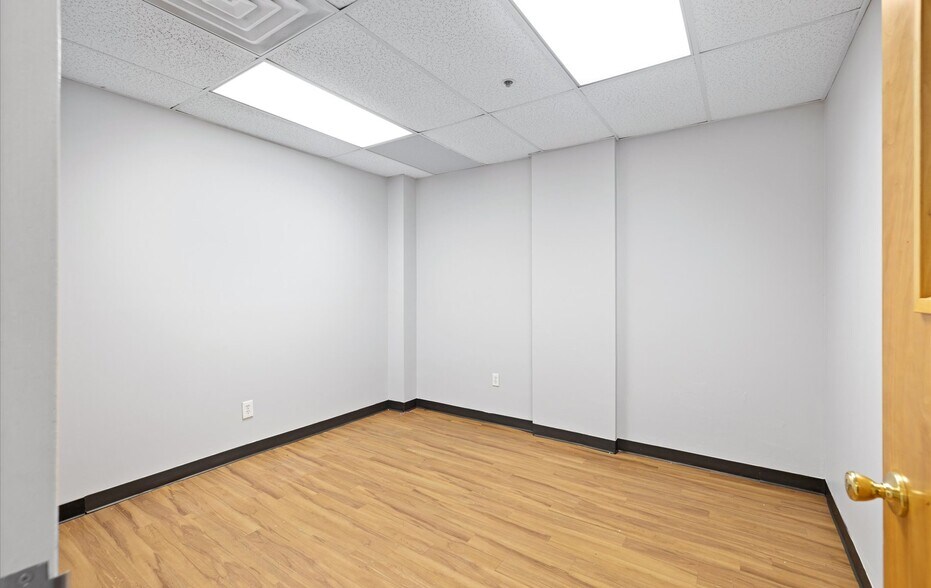 More Photos Of 37-39 Glen St, Glen Cove Office Residential For Sale