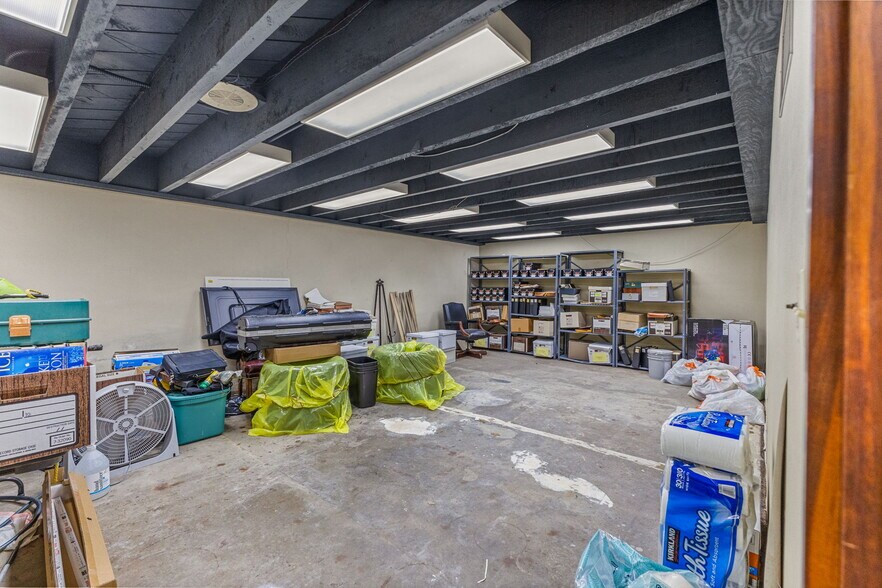 More Photos Of 387 Court St NE, Salem Office For Sale