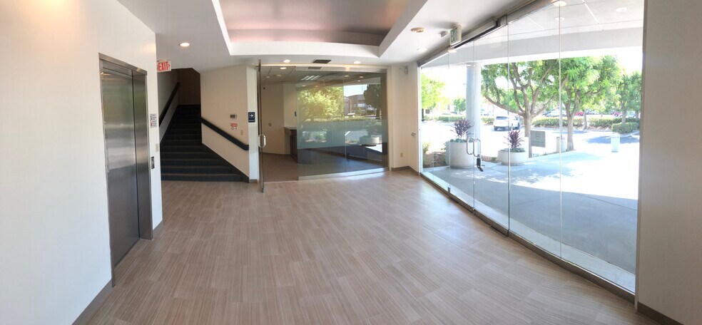 More Photos Of 4351 Latham St, Riverside Office For Lease