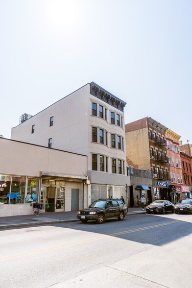 More Photos Of 800 Manhattan Ave, Brooklyn Storefront Retail Residential For Lease
