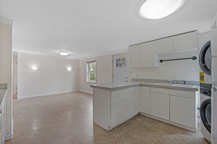More Photos Of 1776 Jay St, Lakewood Apartments For Sale