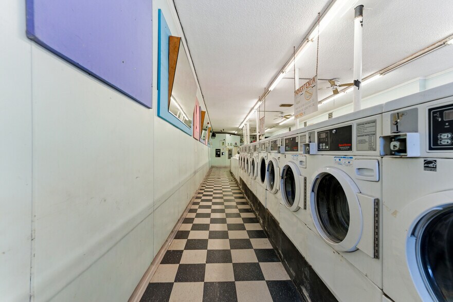 More Photos Of 3338 Santa Fe Ave, Long Beach General Retail For Sale