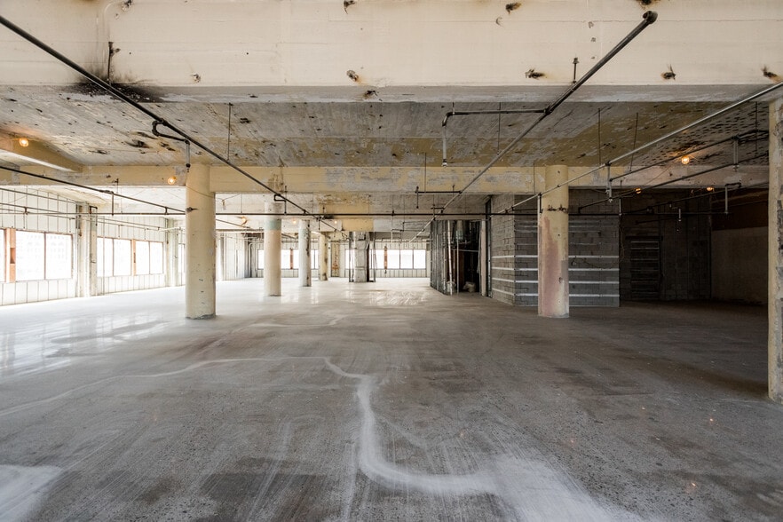 More Photos Of 550-565 E Larned St, Detroit Office Residential For Sale