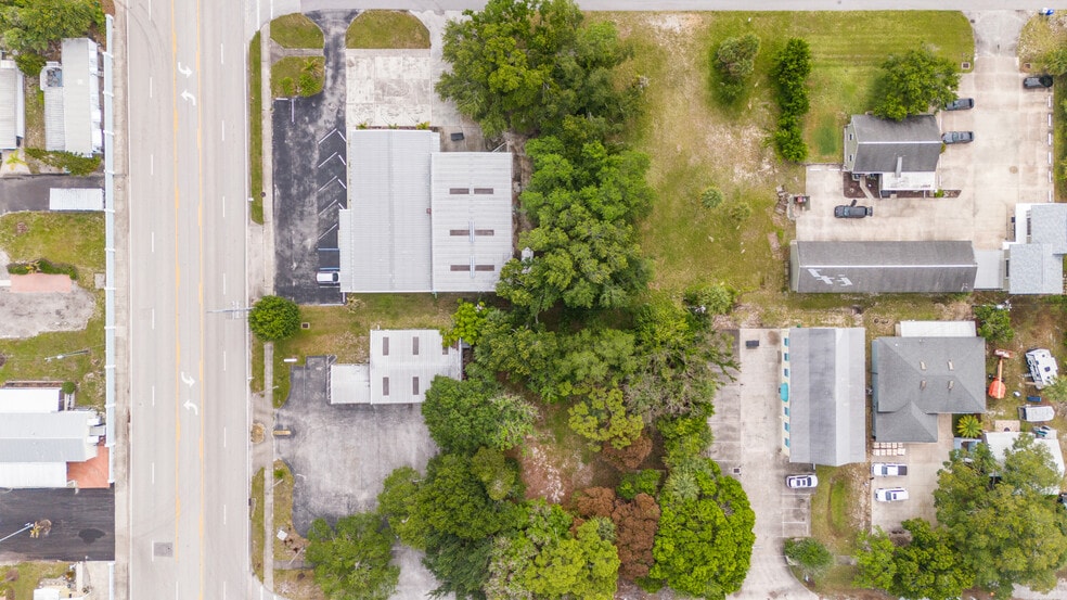 More Photos Of 725 12th St, Vero Beach Auto Repair For Sale