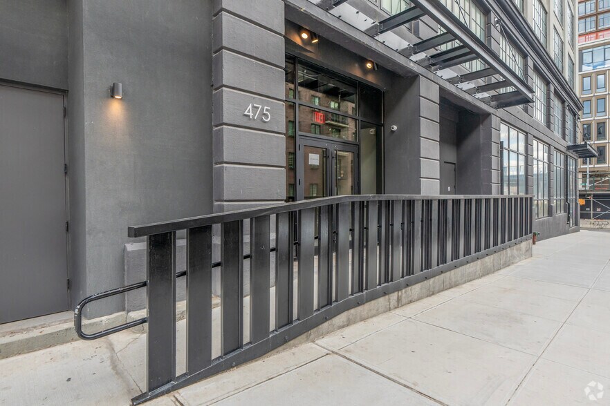 More Photos Of 475 Kent Ave, Brooklyn Apartments For Lease