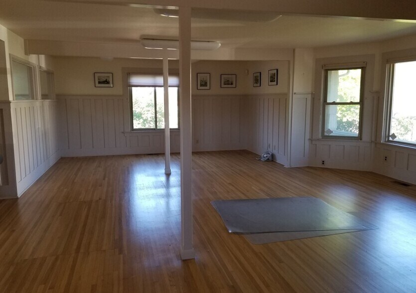 More Photos Of 305 W 1st St, Aberdeen General Retail For Sale