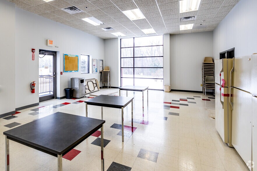 1565 Jefferson Rd, Rochester, NY 14623 For Lease