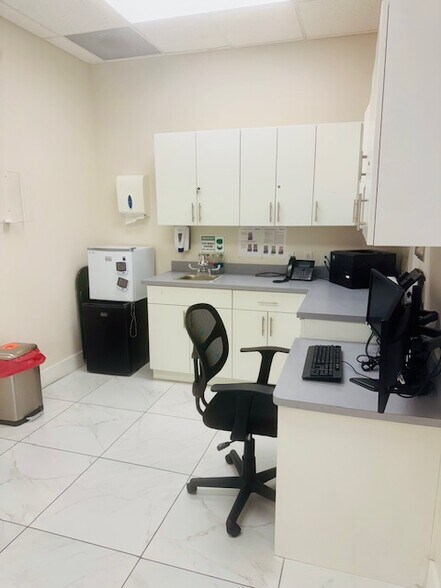 More Photos Of 701-711 NW 27th Ave, Miami Storefront Retail Office For Lease