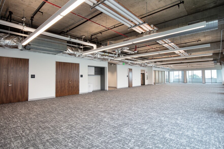 More Photos Of 2001 Junipero Serra Blvd, Daly City Research And Development For Lease