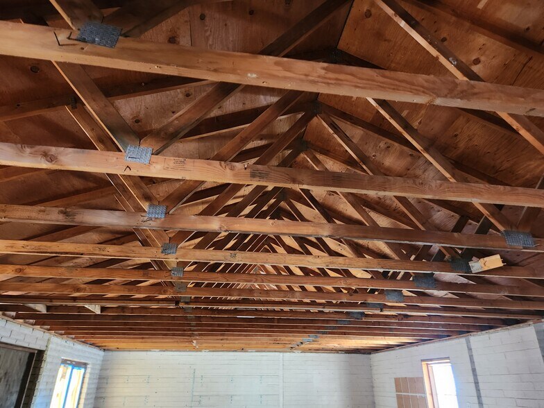 More Photos Of 704 S Meadow St, Payson Office For Sale