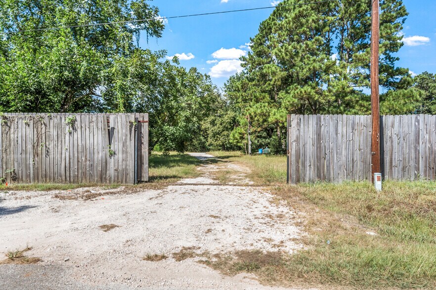 More Photos Of 14000 McAlister Rd, Conroe Office For Sale