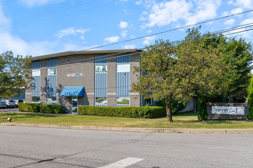 Primary Photo Of 2700 Diode Ln, Louisville Warehouse For Lease