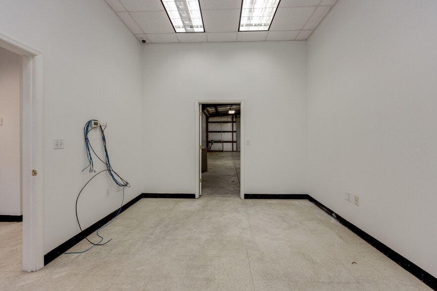 More Photos Of 4770 Shelfer Rd, Tallahassee Warehouse For Sale
