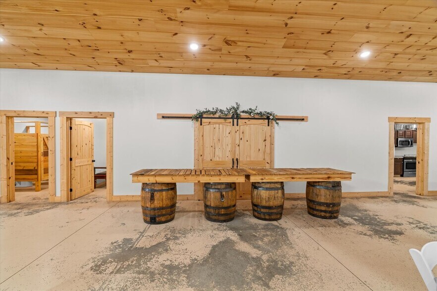 More Photos Of 2948 Holly Creek Cool Sprgs Rd, Chatsworth Specialty For Sale