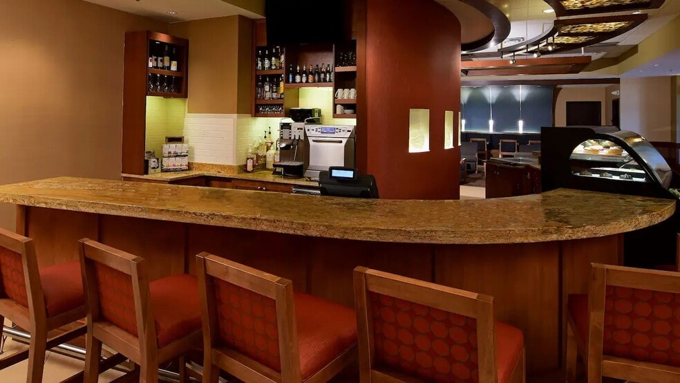 More Photos Of 5455 Green Park Dr, Irving Hotel For Sale