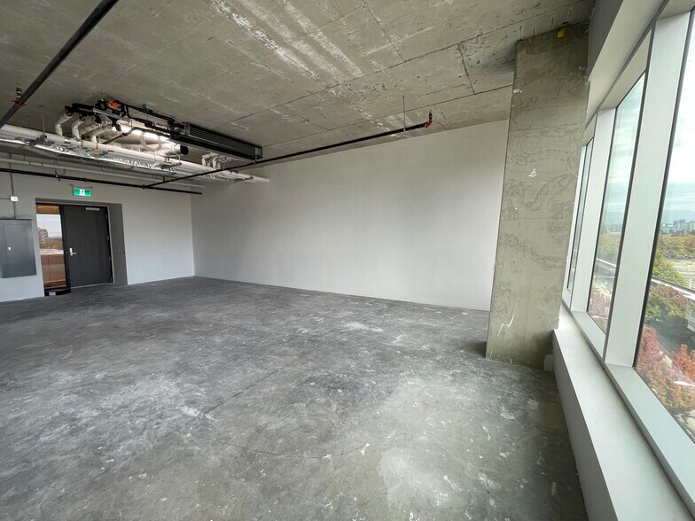 More Photos Of 7977 Lansdowne Rd, Richmond Office For Sale
