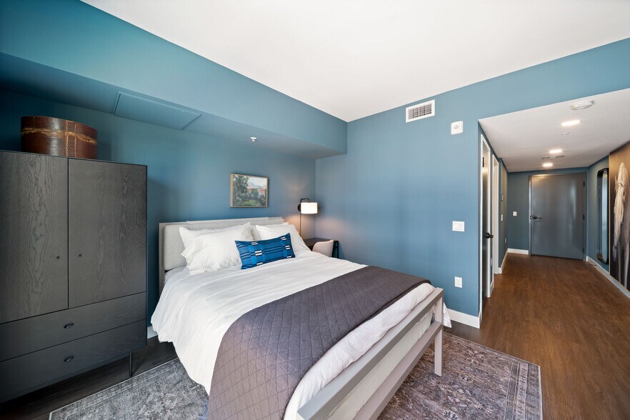 More Photos Of 585 Anton Blvd, Costa Mesa Apartments For Lease