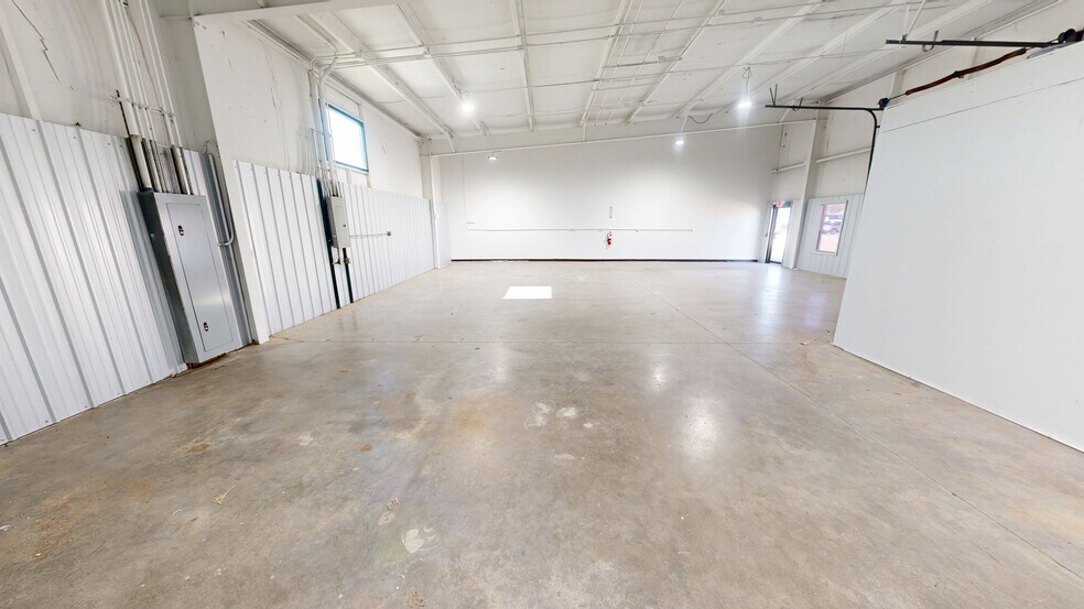 More Photos Of 1107 Shaver St, Springdale Industrial For Lease