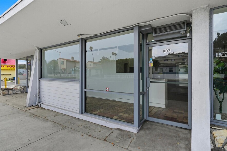 More Photos Of 901-909 S Pacific Coast Hwy, Redondo Beach Storefront For Sale