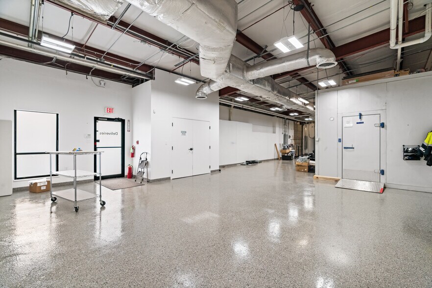 More Photos Of 4440 Walker Blvd, Knoxville Flex For Sale