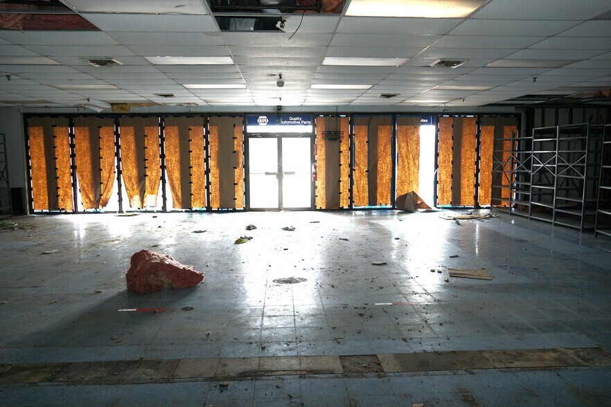 More Photos Of 210 Broad St, Bridgewater Service For Sale