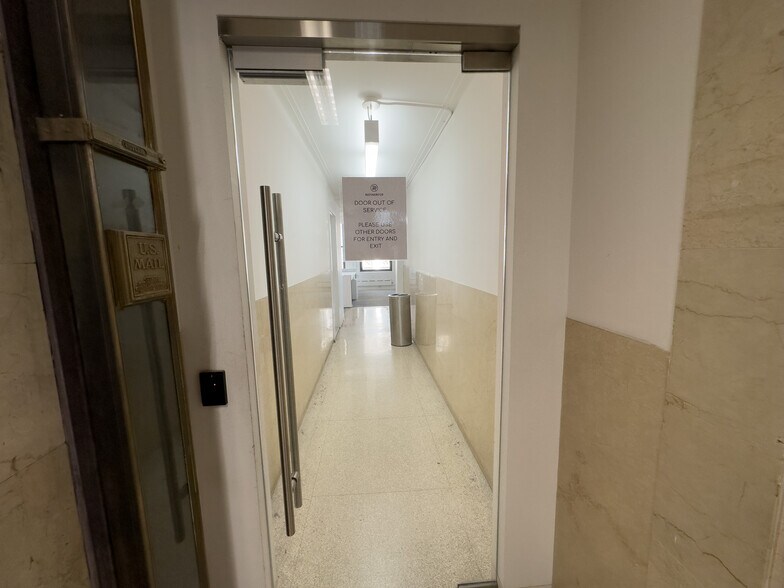 More Photos Of 225 Broadway, New York Office For Lease