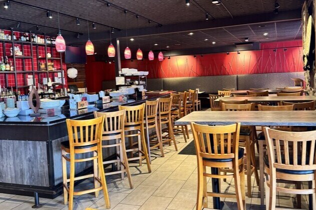 More Photos Of 4305-4313 W 13 Mile Rd, Royal Oak Restaurant For Lease