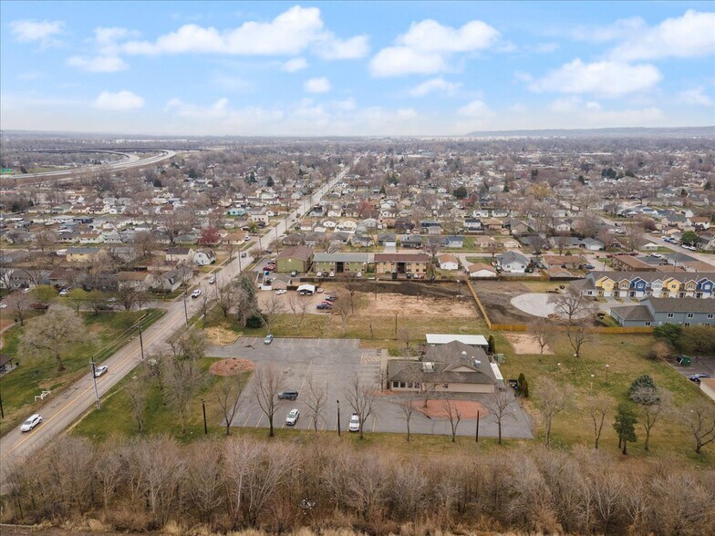 More Photos Of 1207 S 35th St, Council Bluffs Restaurant For Sale