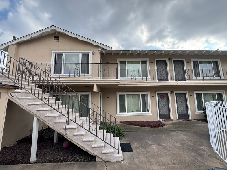 More Photos Of 1124-1130 S Lemon St, Anaheim Apartments For Sale